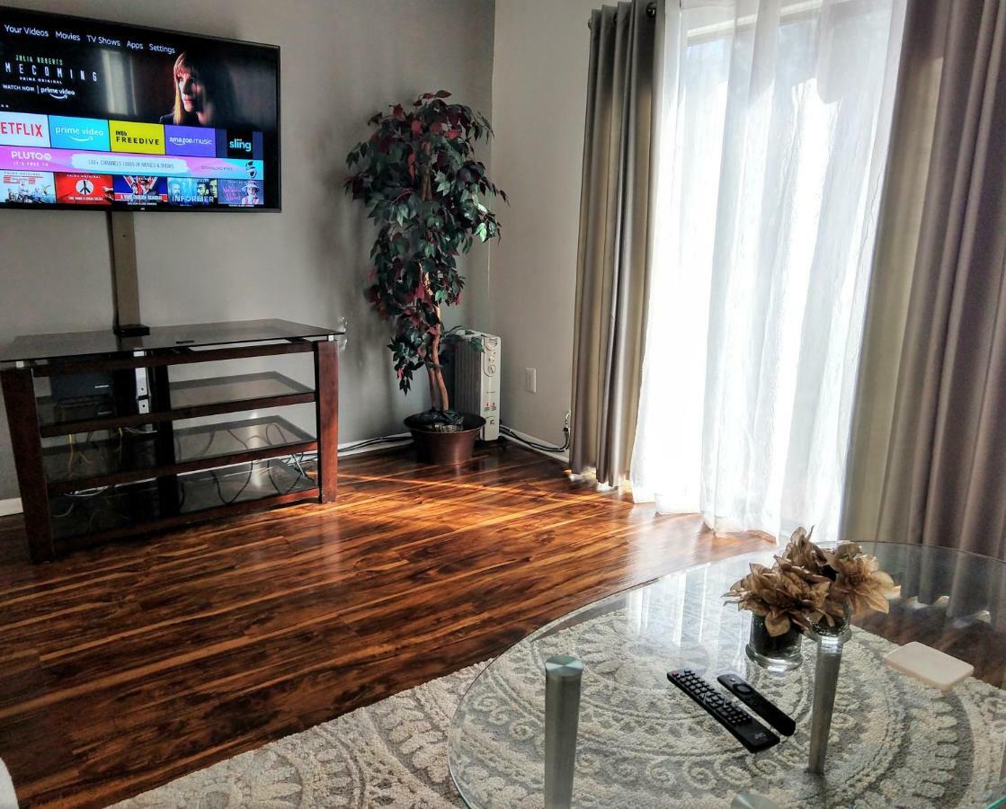 Delightful Townhome - Central Raleigh Location Bagian luar foto