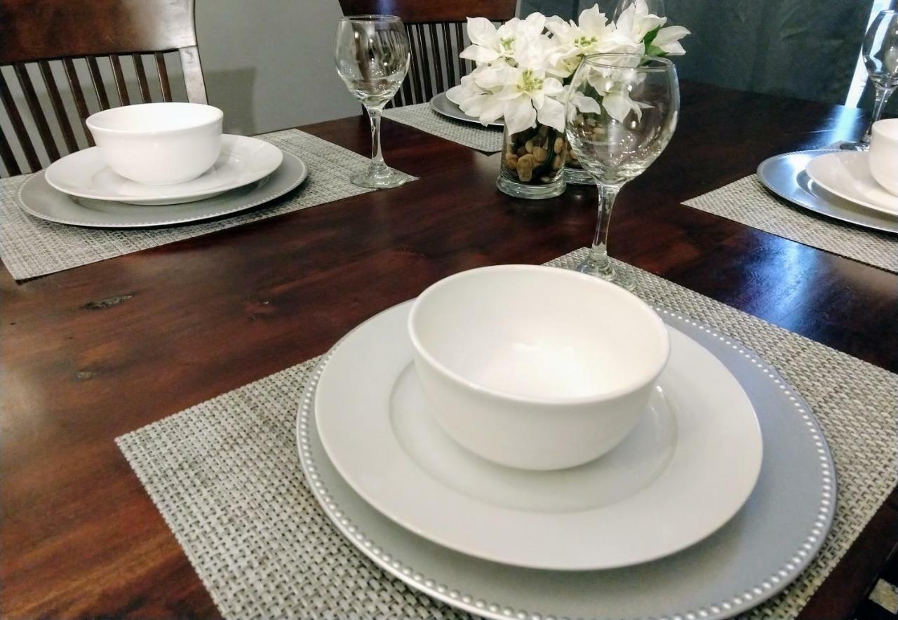 Delightful Townhome - Central Raleigh Location Bagian luar foto